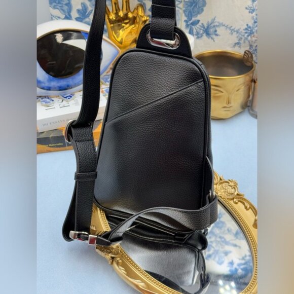 🆕 VIVIENNE WESTWOOD 🧿 NWOT Black Sling Bag, Orb Plaque Logo - AUTHENTICATED - Picture 7 of 16